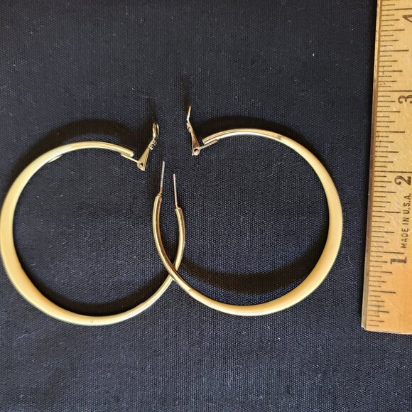 Vintage Hoop Earrings Cream and Gold - Picture 2 of 5